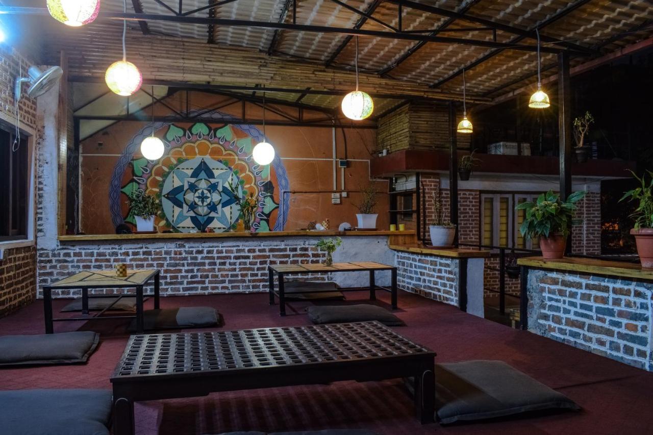 Happy Donkey Hostel 카트만두 외부 사진